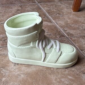 Sneaker Planter Mint Green High-Top